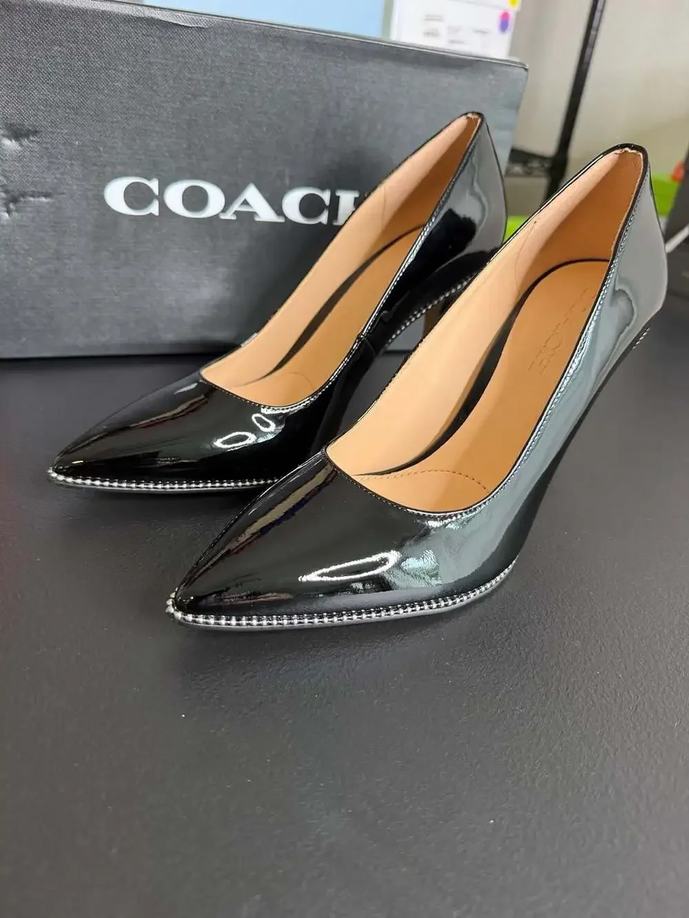Coach Samantha Black Patent Leather Pointed Toe Pumps CW994 Women’s 7 BNIB $195